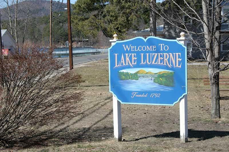 Luzerne Court Motel Lake Luzerne Exterior photo